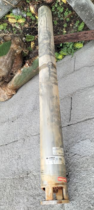 Bomba de furo submersível