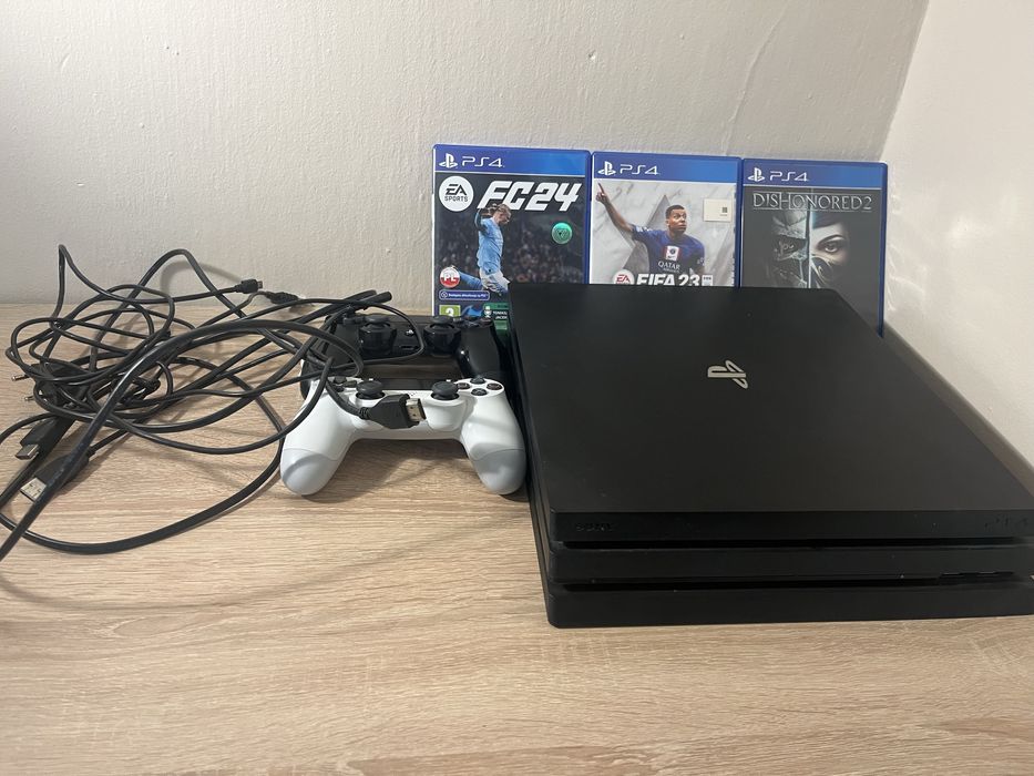 Konspola ps4 pro 1TB