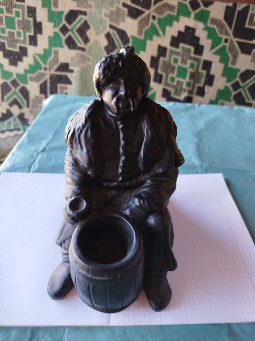 Продам для коллекции статуэтка Козак