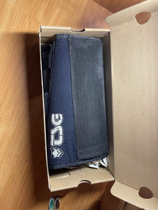 Професійні щитки для захисту голені