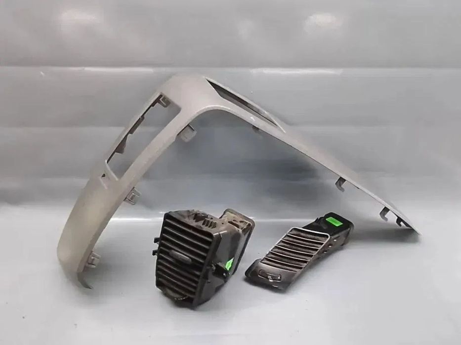 Osłona Dekor Konsoli Prawy Kratka Nawiewu Mercedes Sprinter W906 Crafter A906689