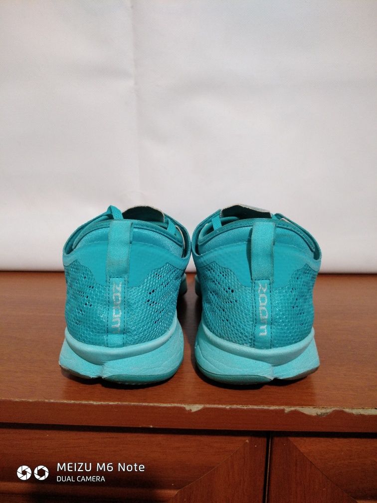 Nike женские кроссы оригинал.