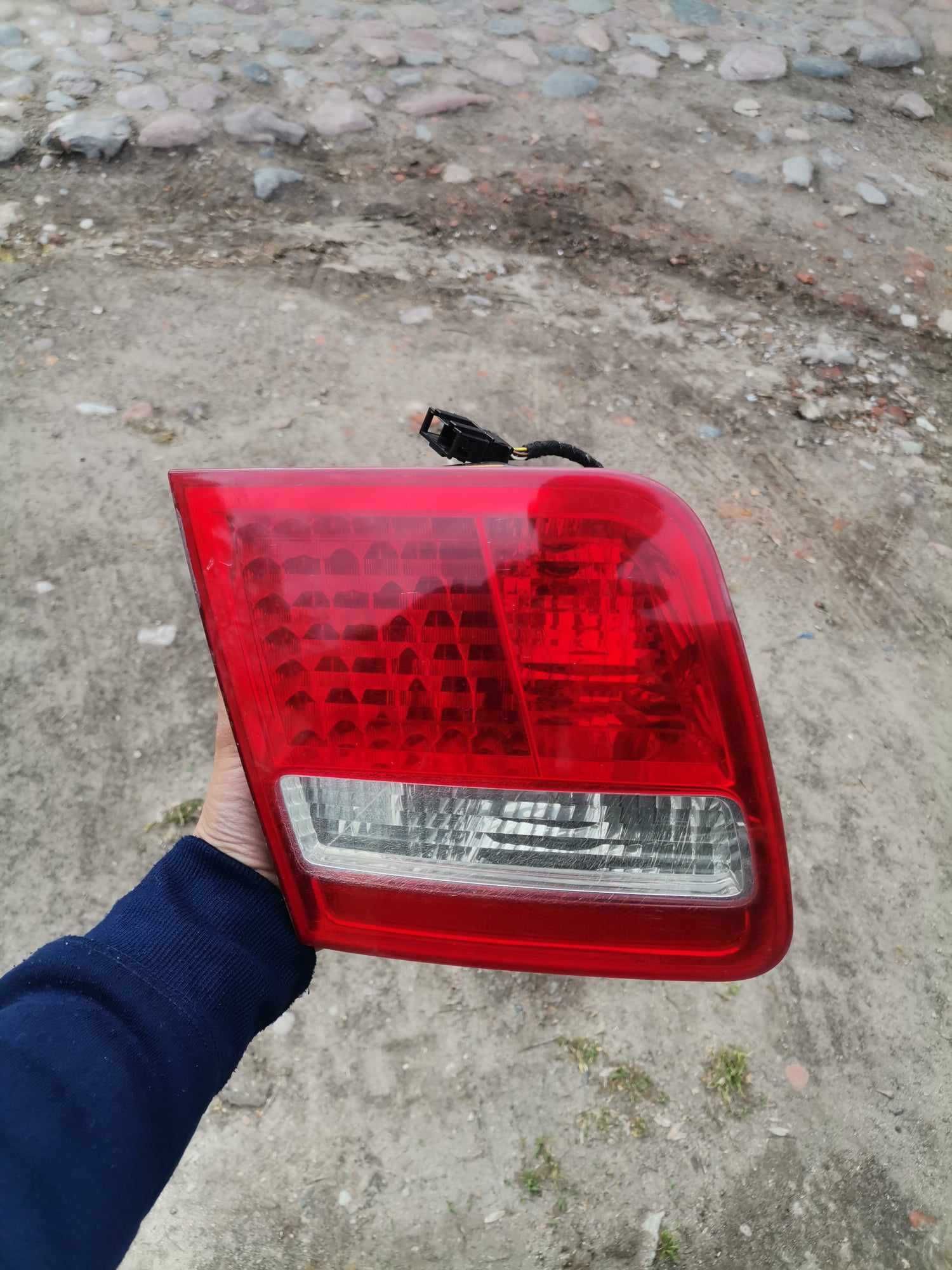 Lampa Lewy Tył Klapa Bagażnika Audi A8 D3