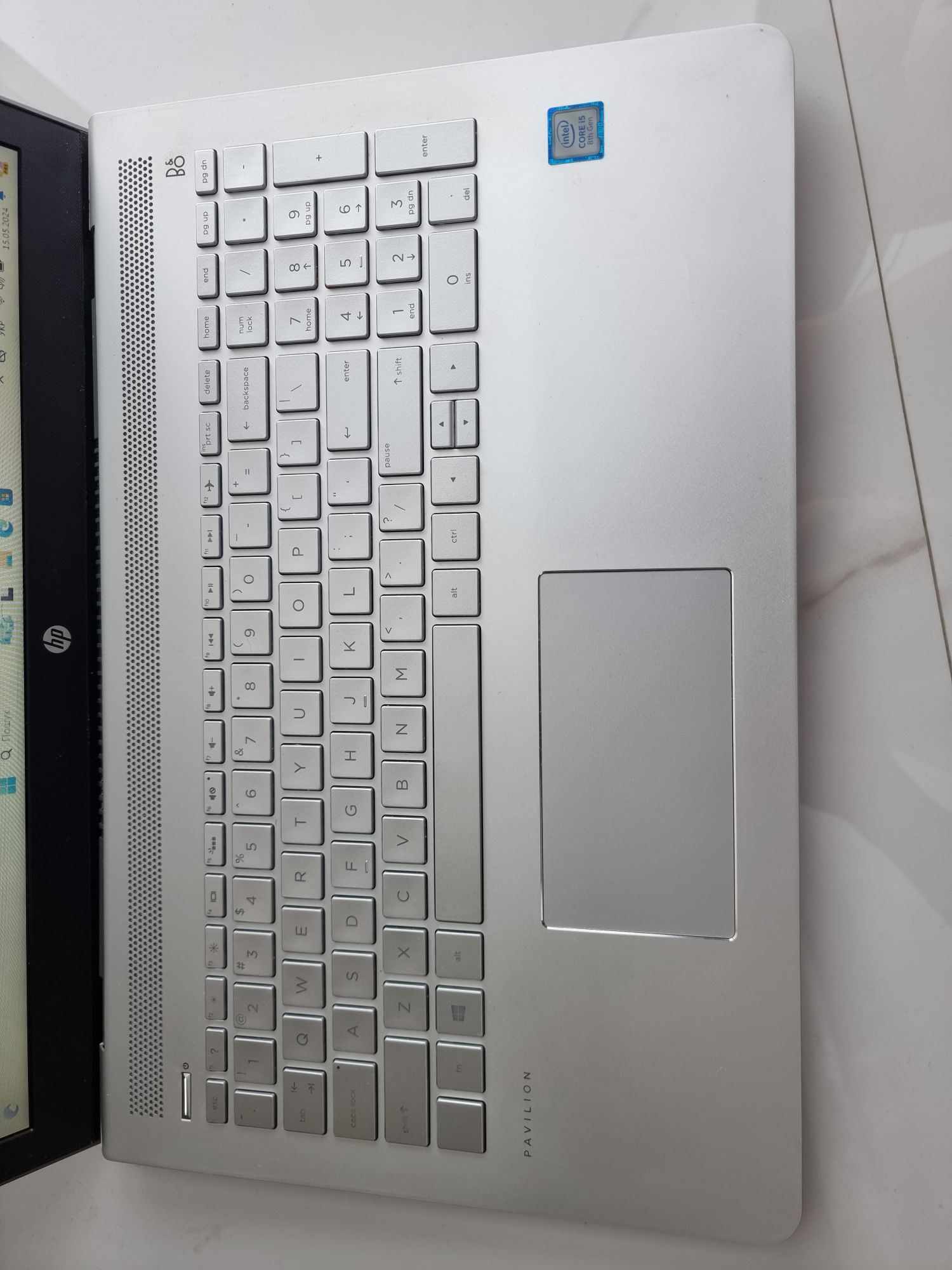 HP Pavilion Core i5-8250U RAM 8gb