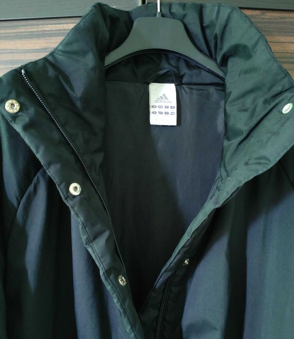 Czarna taliowana kurtka Adidas - rozm. 44 (16 UK)