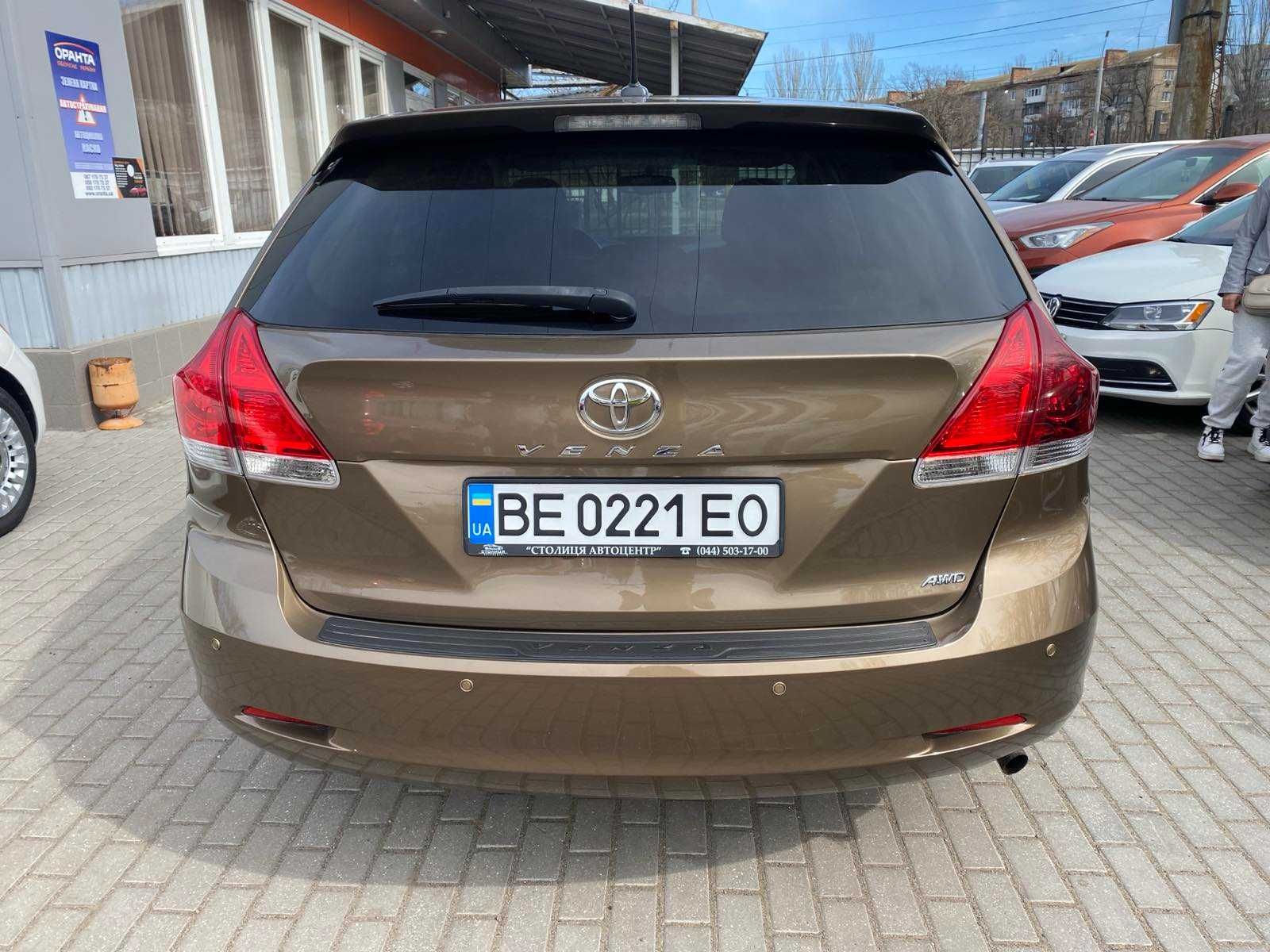 Toyota Venza 2011 року 2,7 л. газ/бензин