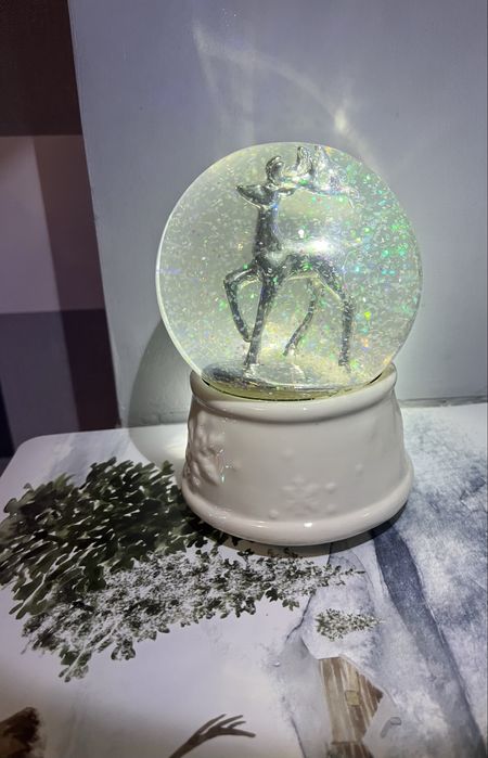 Home & you Kula świąteczna śnieżna z reniferem z pozytywką