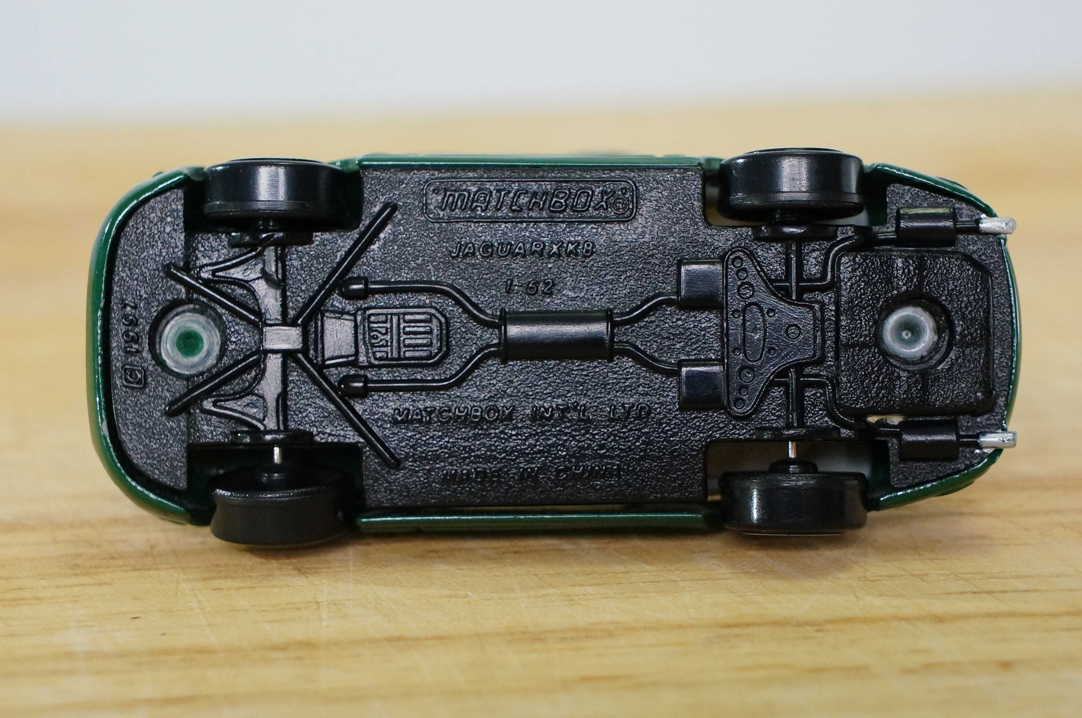 Matchbox Jaguar XK8 - 1997 - 1:64 - zielony