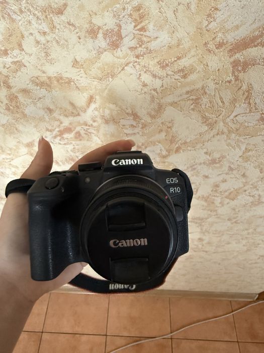 фотоапарат Canon EOS R10 + RF-S 18-45mm IS STM (Kit)