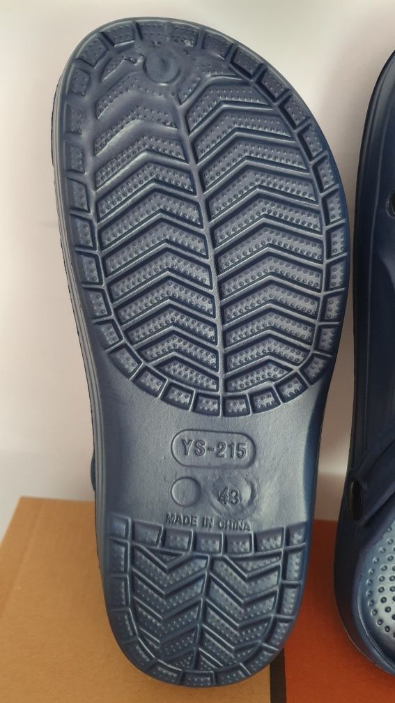 Crocsy  / klapki męskie nowe w rozmiarze 43