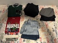 Roupa diversa para criança/ homem