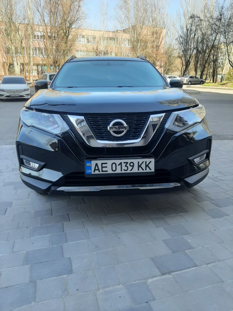 Автомобіль Nissan Rogue