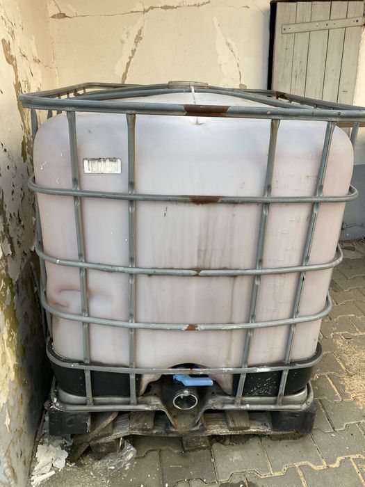 Sprzedam zbiornik 1000l na wodę