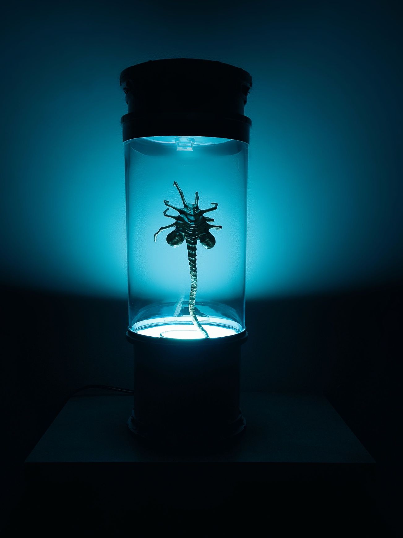 Lampa bluetooth stojąca biurkowa RGB Alien Obcy Facehugger