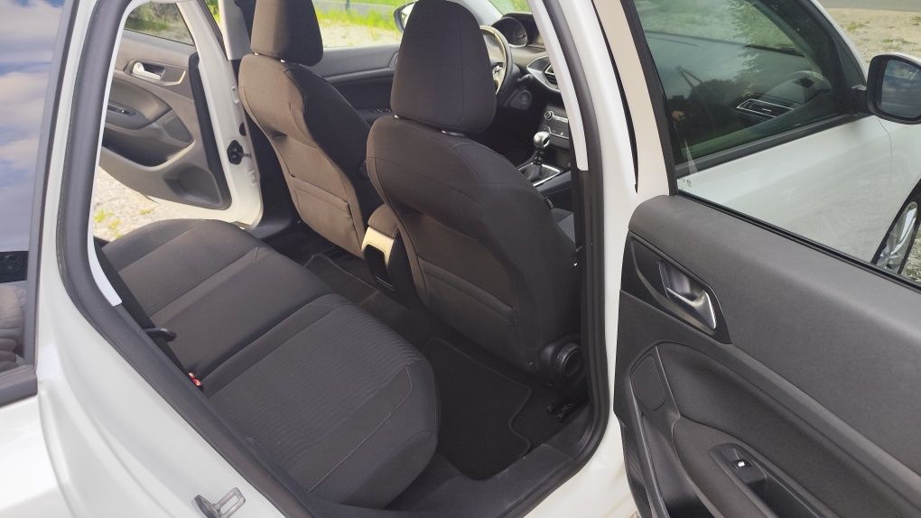 Sprzedam Peugeot 308 1.2 130KM