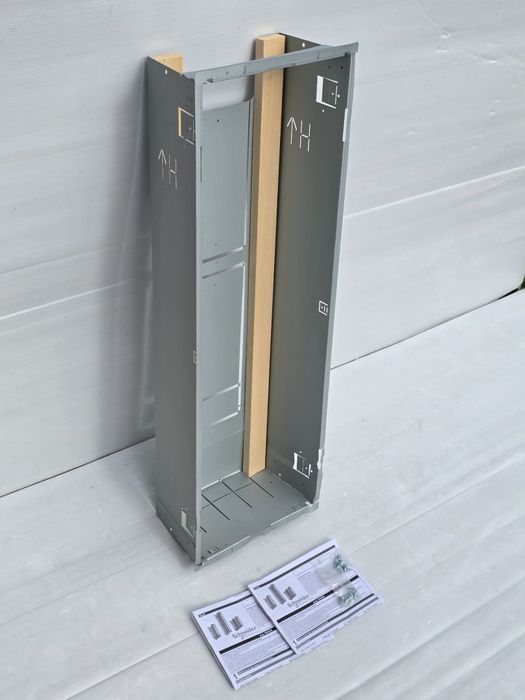Schneider Resi9 Taca montażowa podtynkowa 1x13 modułów wysokość 855 mm