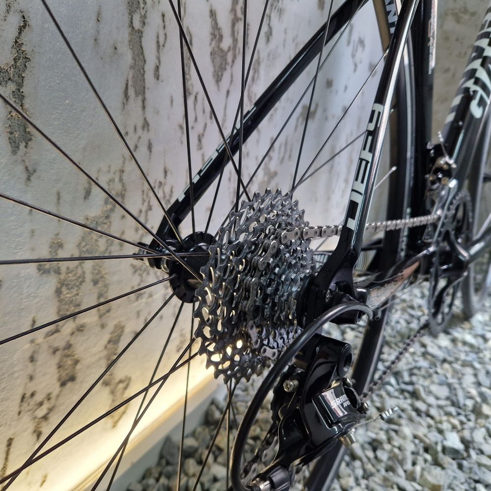 [155] Rower szosowy GIANT DEFY koła 28” rozmiar: M