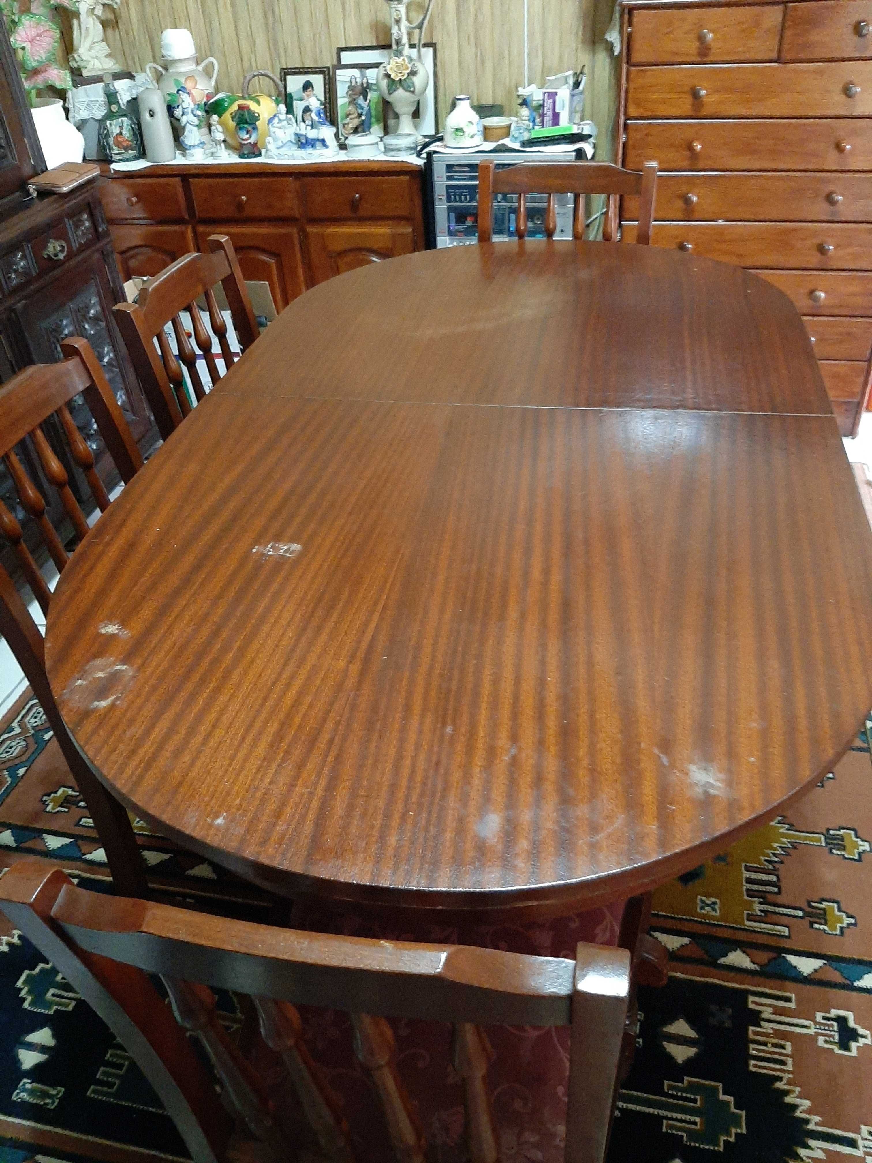 Conjunto mesa e cadeiras apenas 200 euros!