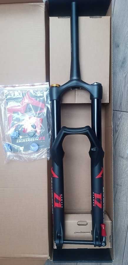 NOWY Marzocchi Bomber Z1 27,5" 170mm tapered boost