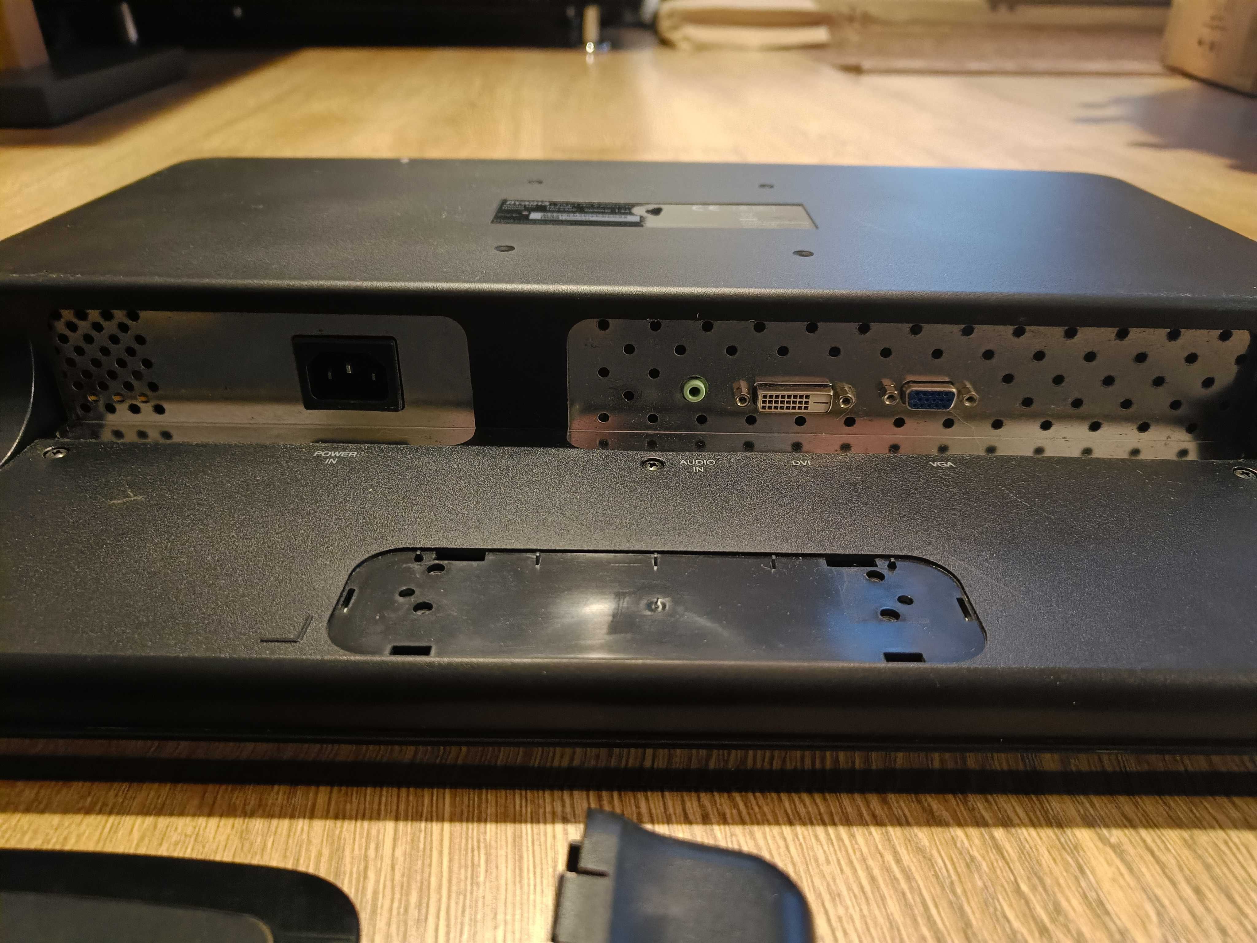 Komputer - parametry w opisie + Monitor iiyama ProLite E2207WS