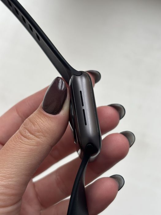Apple watch SE 1 покоління