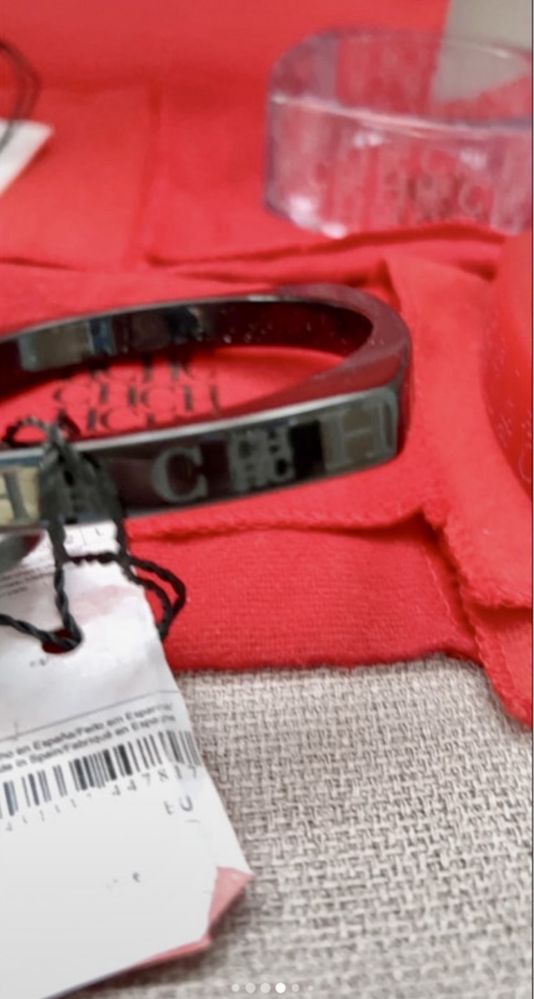 Pulseiras e aneis Carolina Herrera