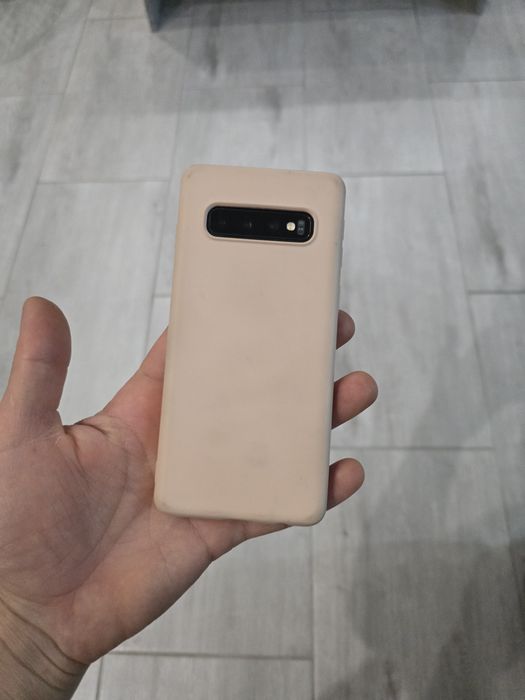 Samsung Galaxy S10 stan bardzo dobry + 3 szkła