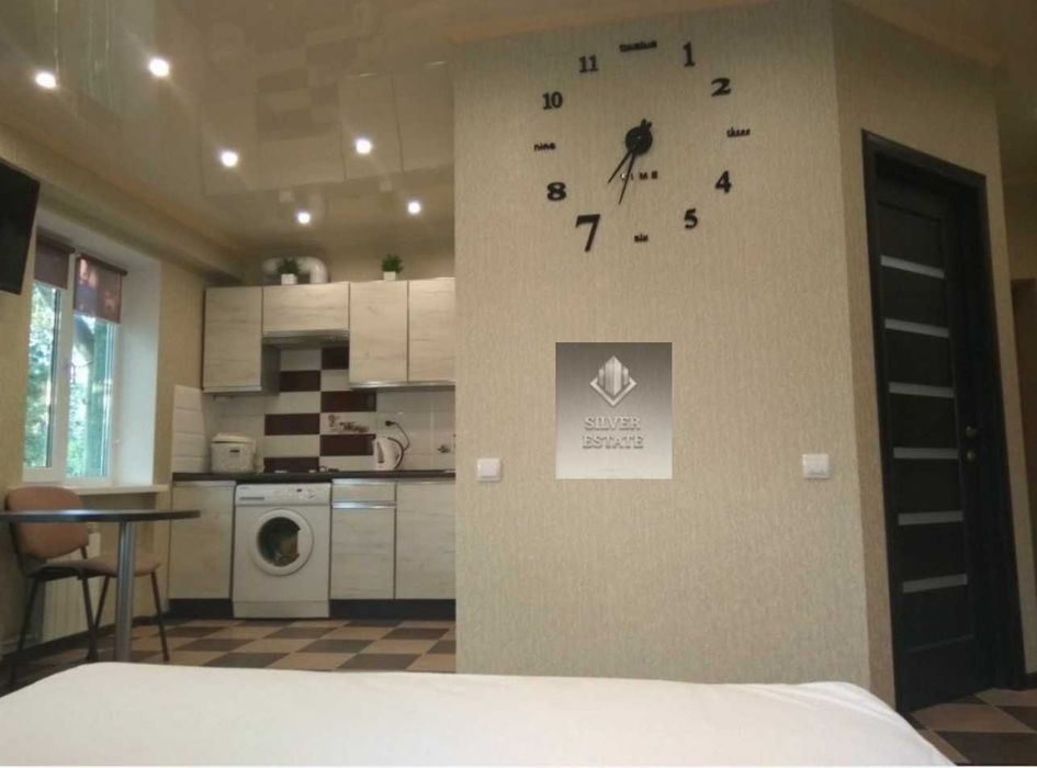 Сучасна 1к квартира в центрі міста.