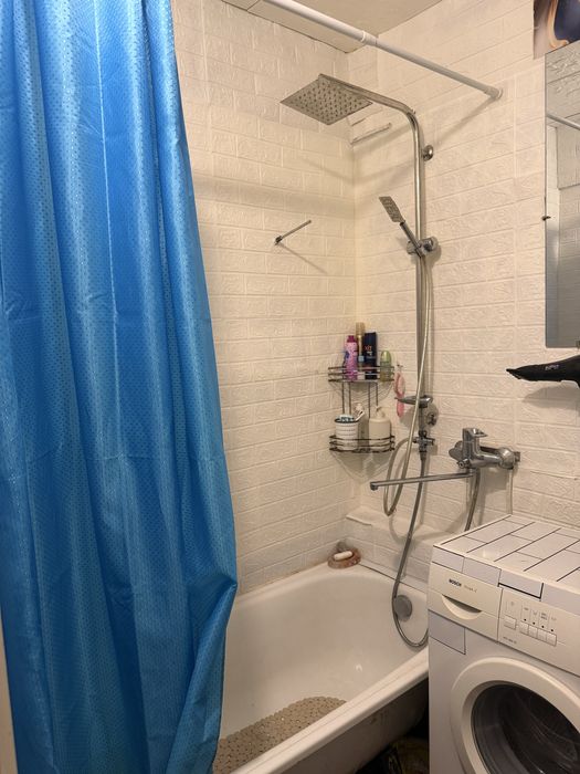 Свободна. Посуточно .Район жд.