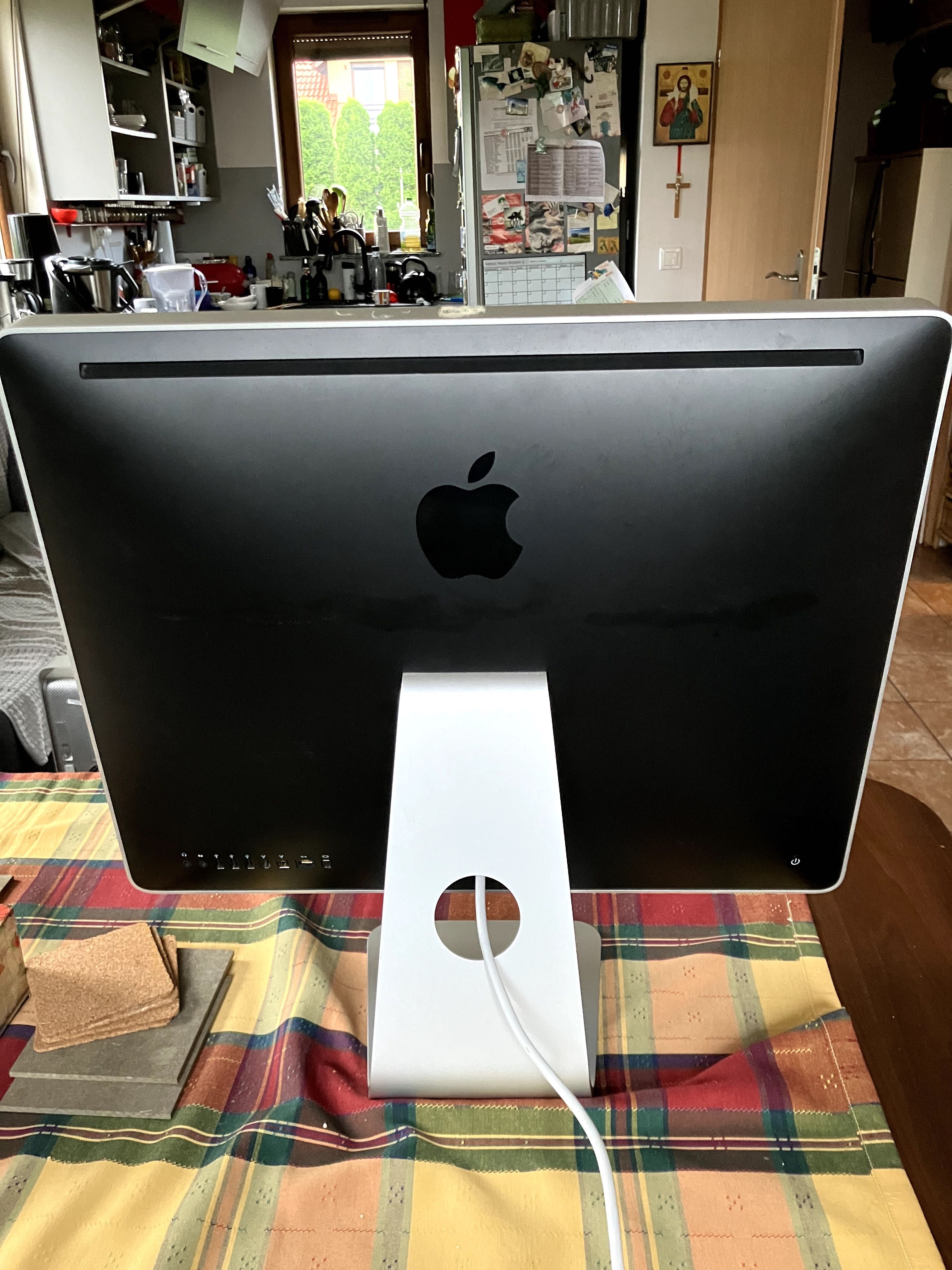 Apple iMac 24 2007 rok 2,4 GHZ Inter Cre Duo Pamięć 4 GB Dysk 1  TB