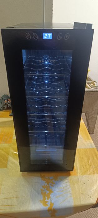 Cooler- Refrigerador para garrafas de vinho Saivod