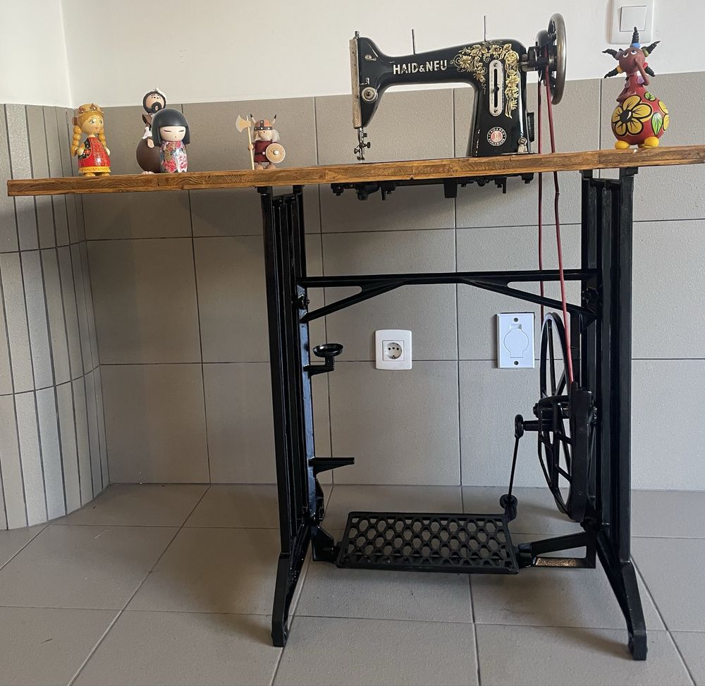 Máquina de cistura alemã HAID & NEU restaurada