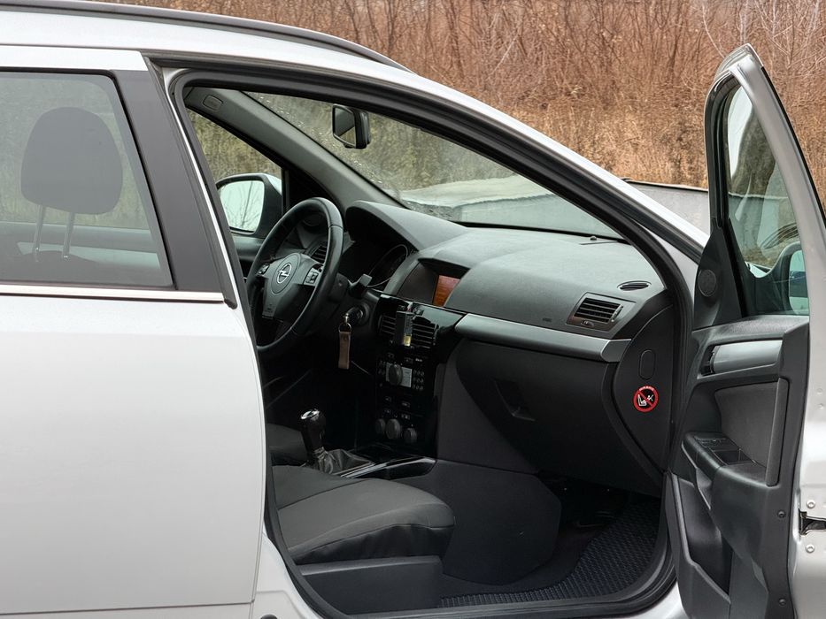 Продам Opel Astra H Дизель 1.9. 2010рік