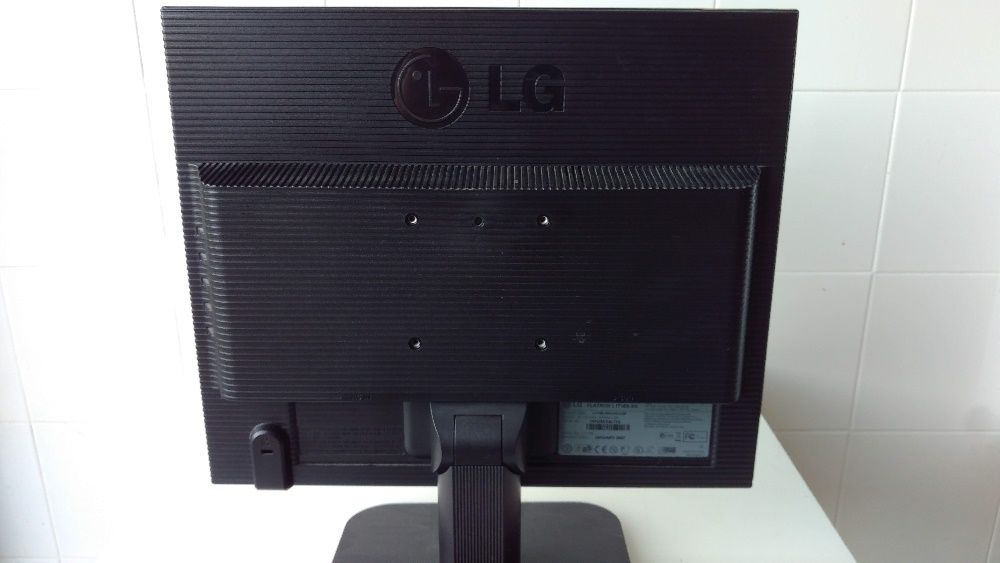 Monitor LG L-1718S