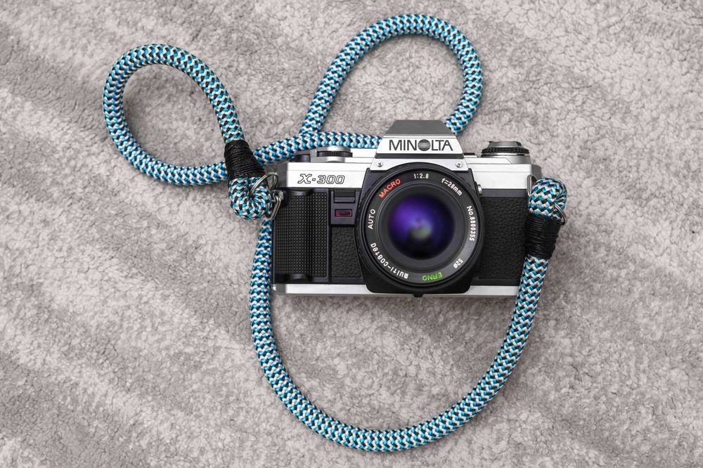 Minolta X-300 + Erno 28mm f/2.8 [Ou MD 50mm f/1.7] - (testada e limpa)