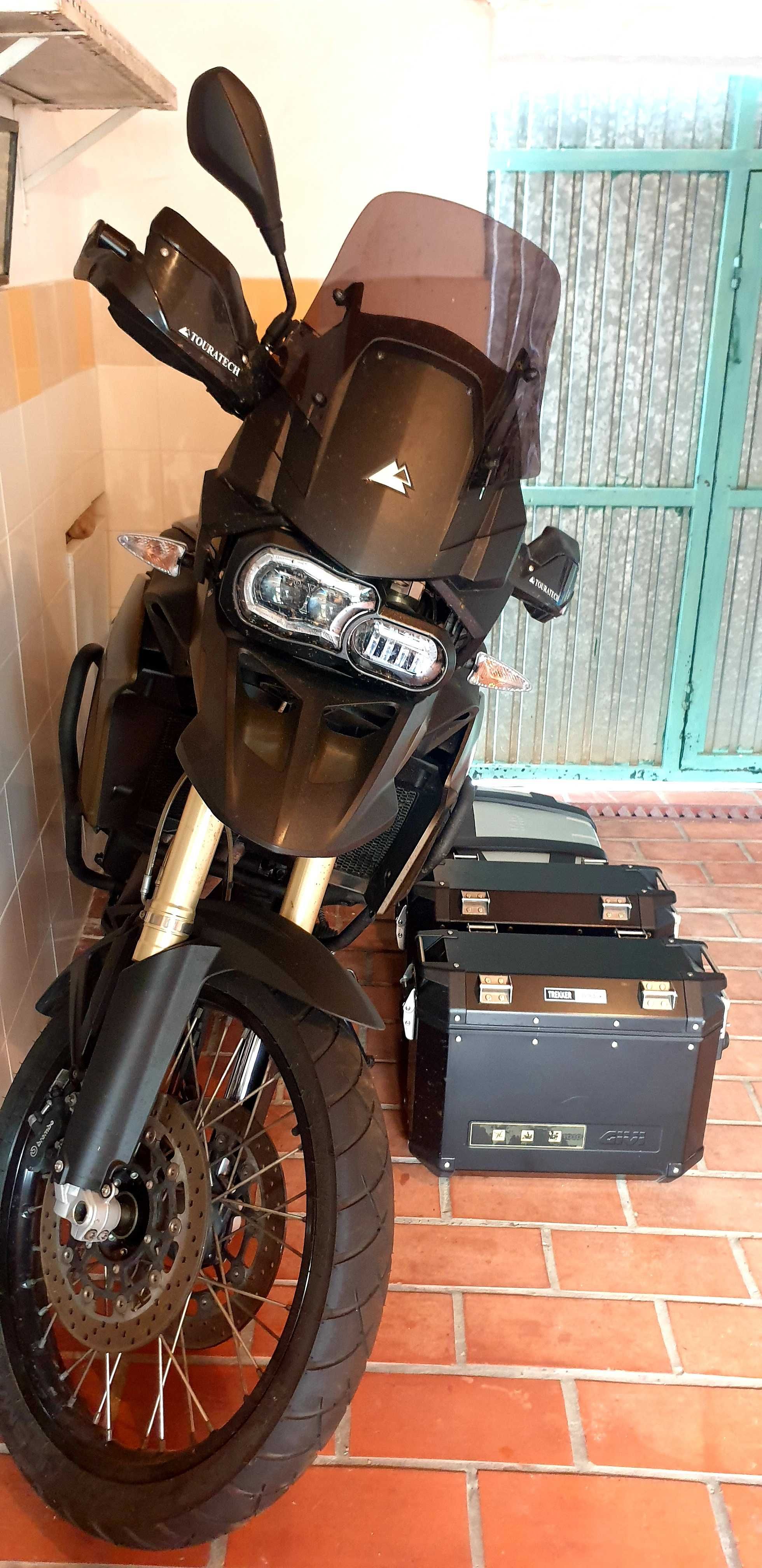 BMW F800GS como nova