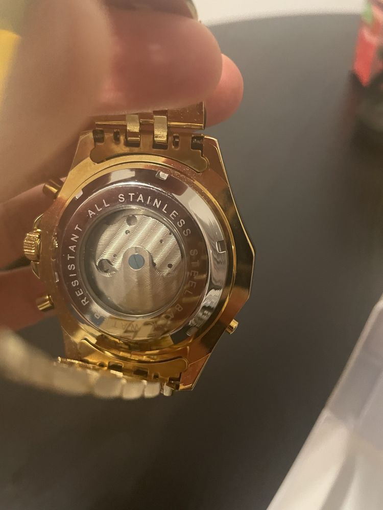 Przepiękny złoty zegarek