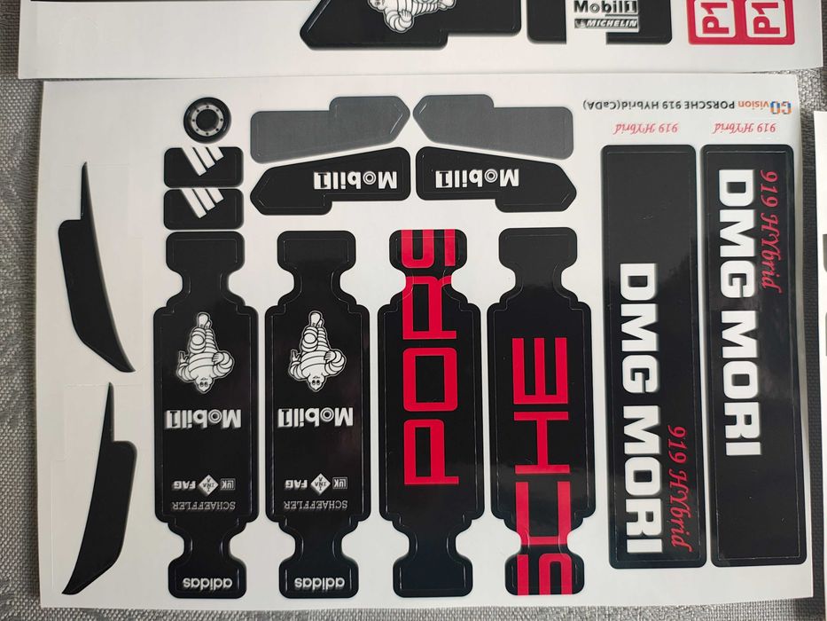 Cada C61016 Porsche 919 hybrid naklejki z oryginalnymi emblematami