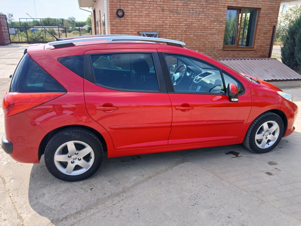 Продам Пежо 207 SW 2007 1,4