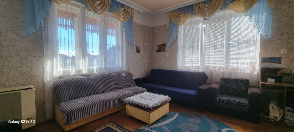 Будинок в Закарпатті, будинок в селі