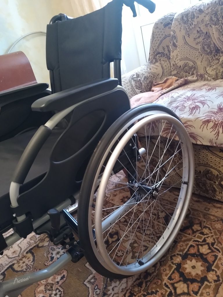 Многофункциональная инвалидная кресло- коляска invakare Action 2 NG дл