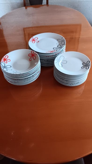 Продам тарілки..