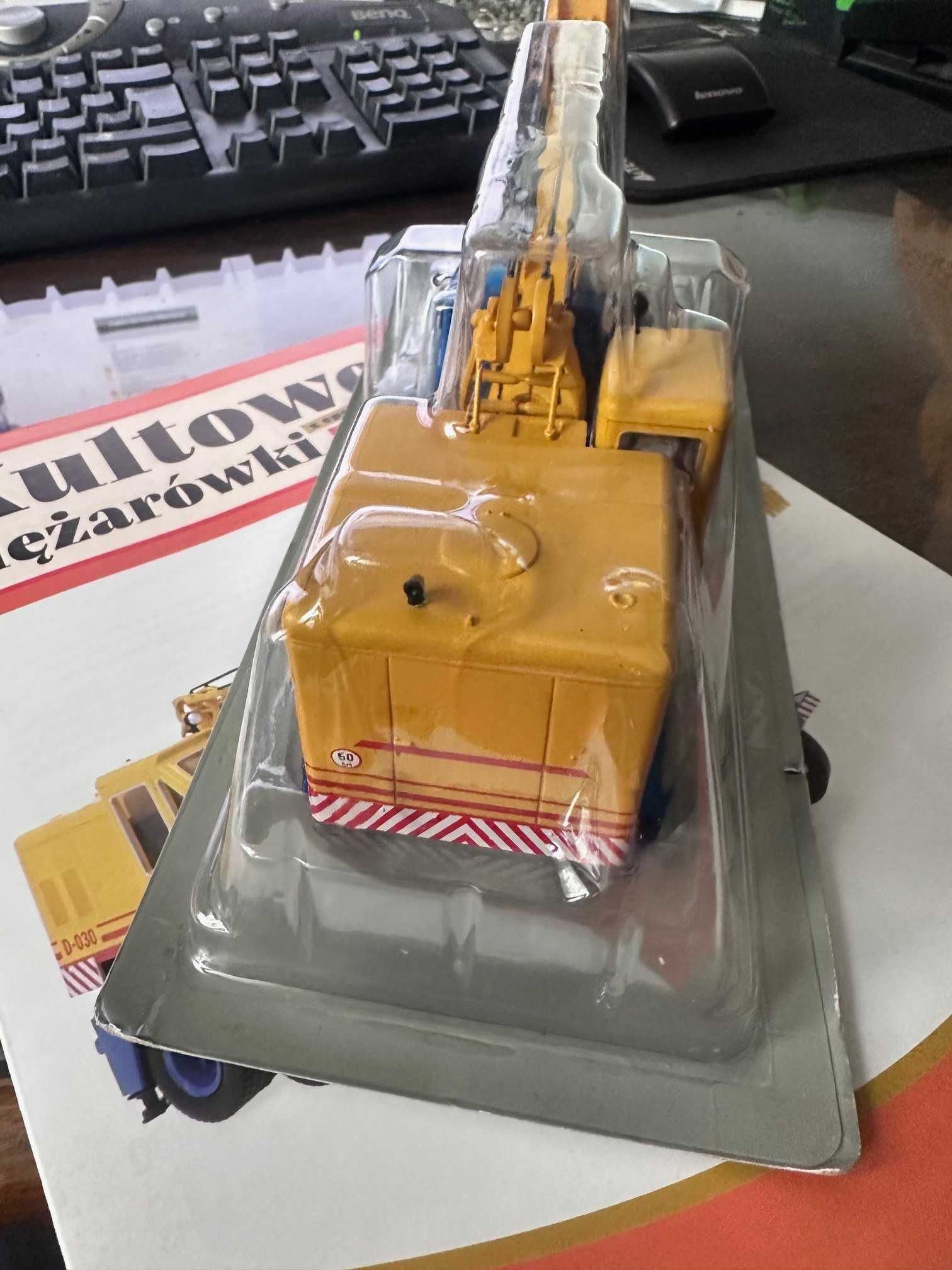 Tatra 111 D-030 Kultowe Ciężarówki PRL-u nr 50 skala 1:43