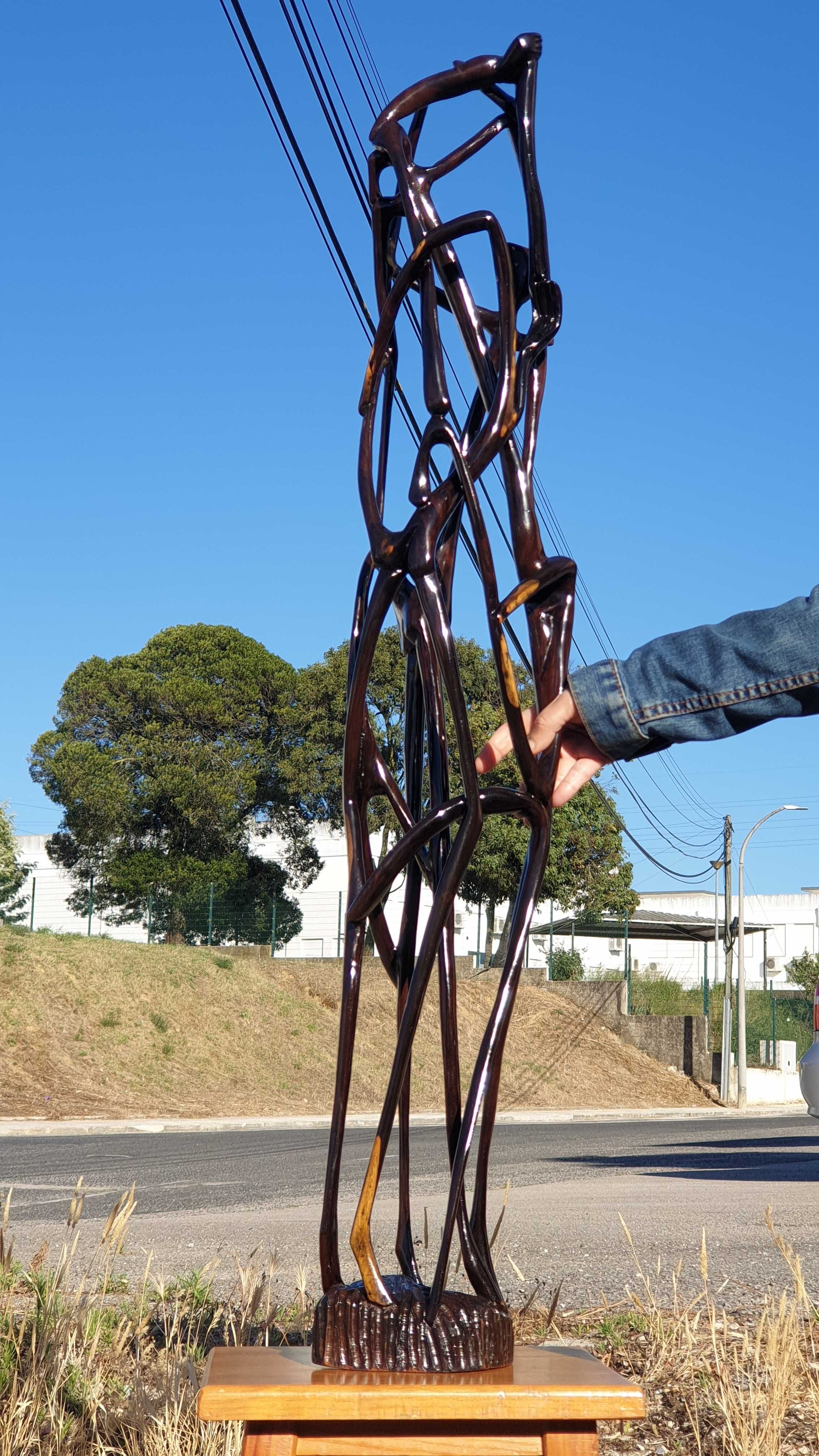 Estátuas africanas em madeira, esculturas de artefactos da Tanzânia