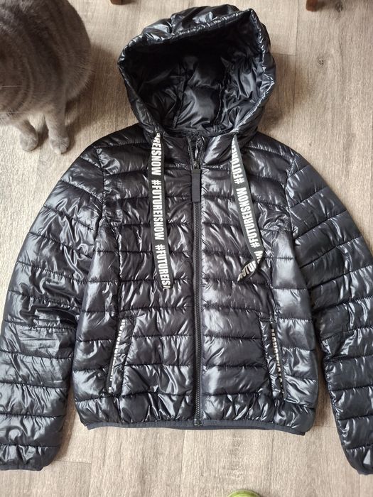 Продам куртку женскую