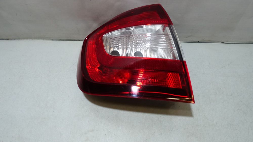 LAMPA LEWA TYLNA SKODA RAPID LIFT    5JH945207