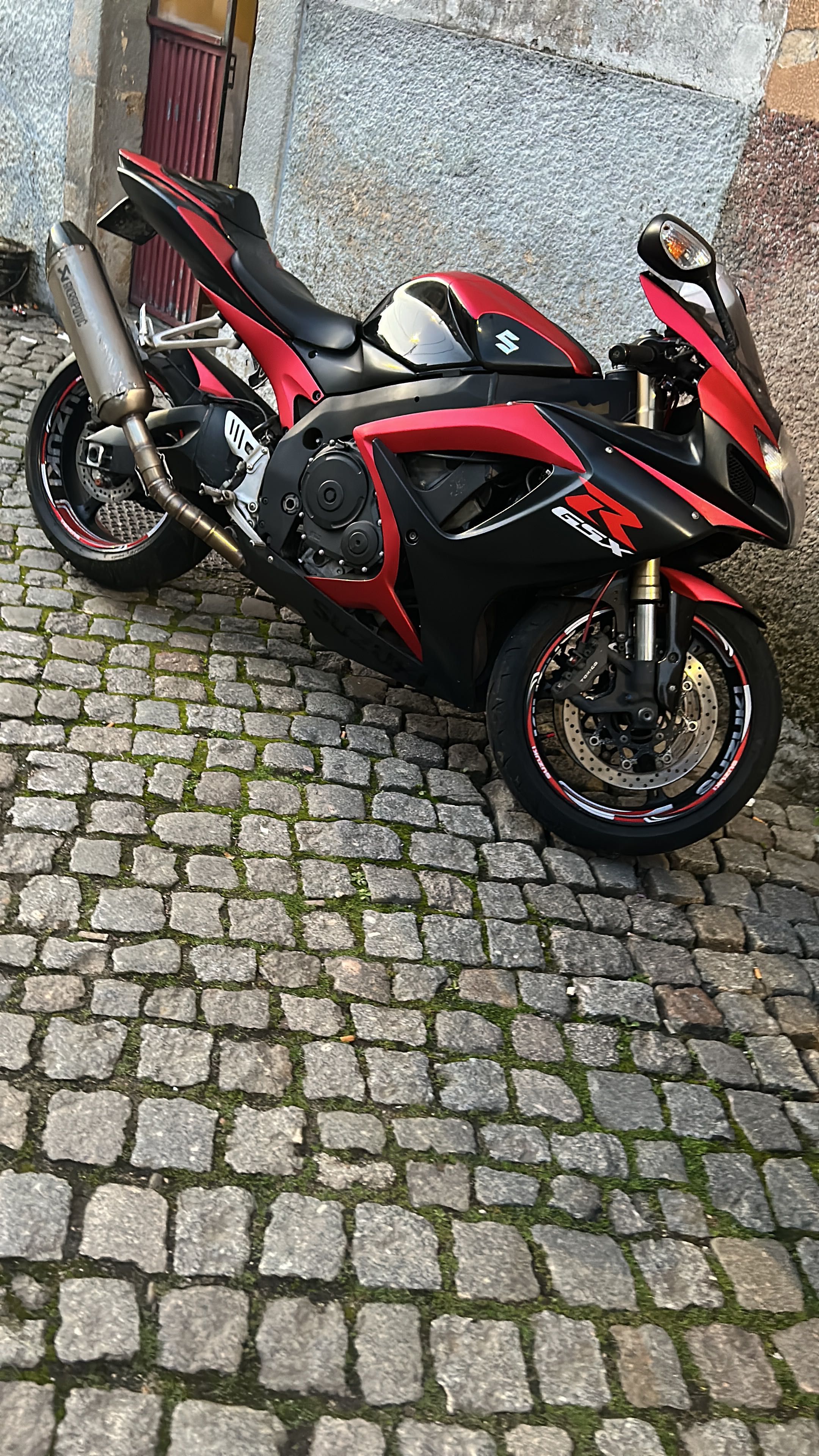 Gsxr 600 k7 vendo