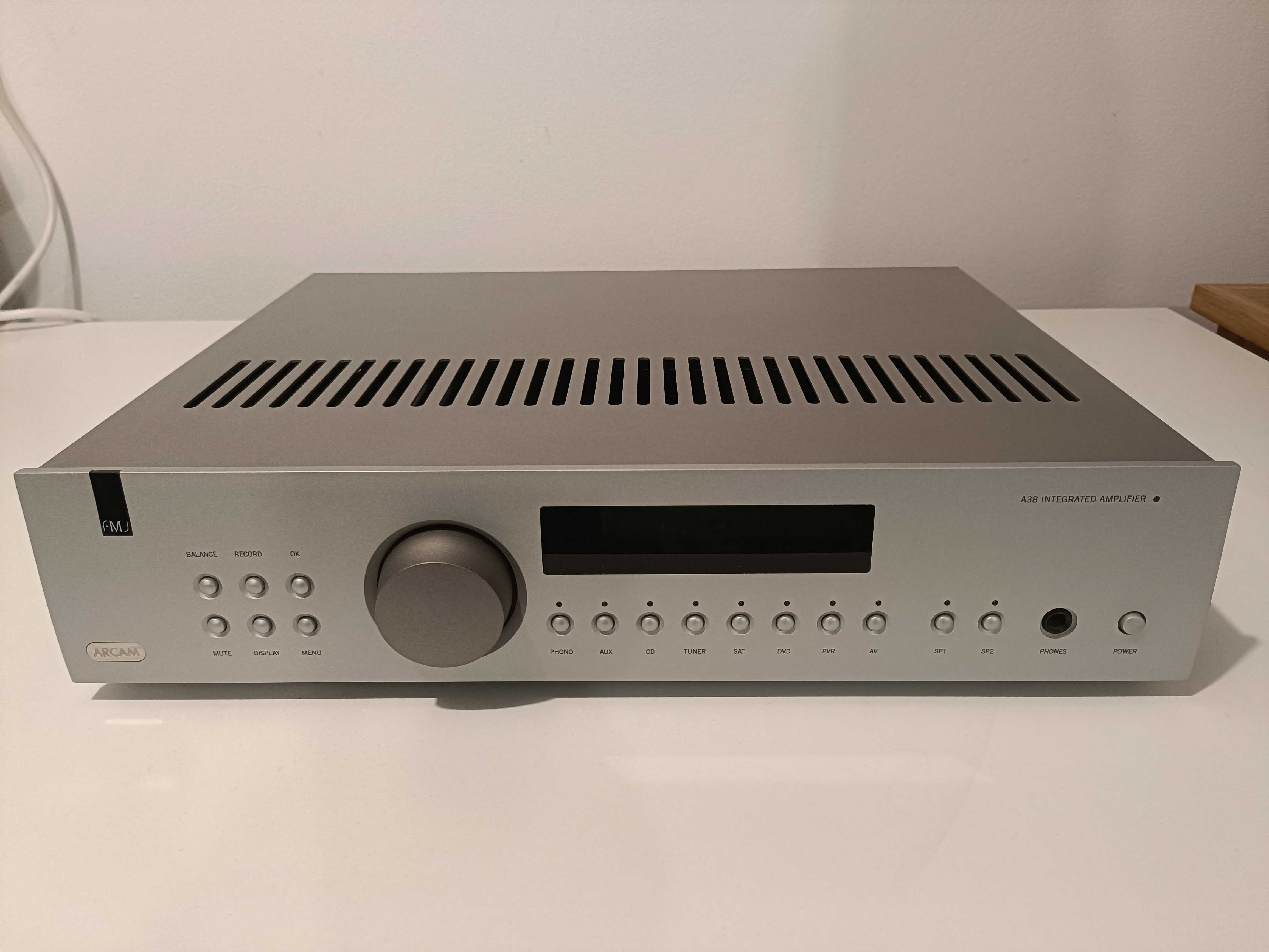 Arcam FMJ A38  stereo 2x105W, Wzmacniacz zintegrowany