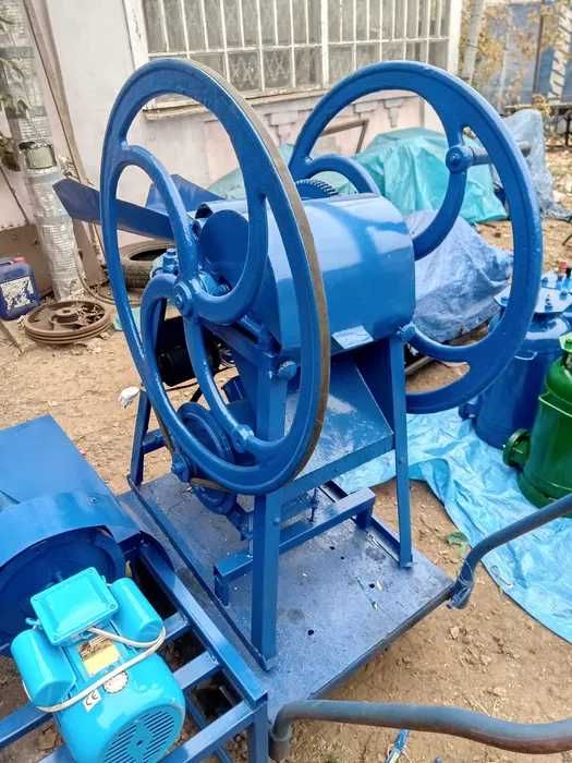 Сечкарня сичкарня соломорезка )электродвигатель 2.2-4х950квтх220/380 в