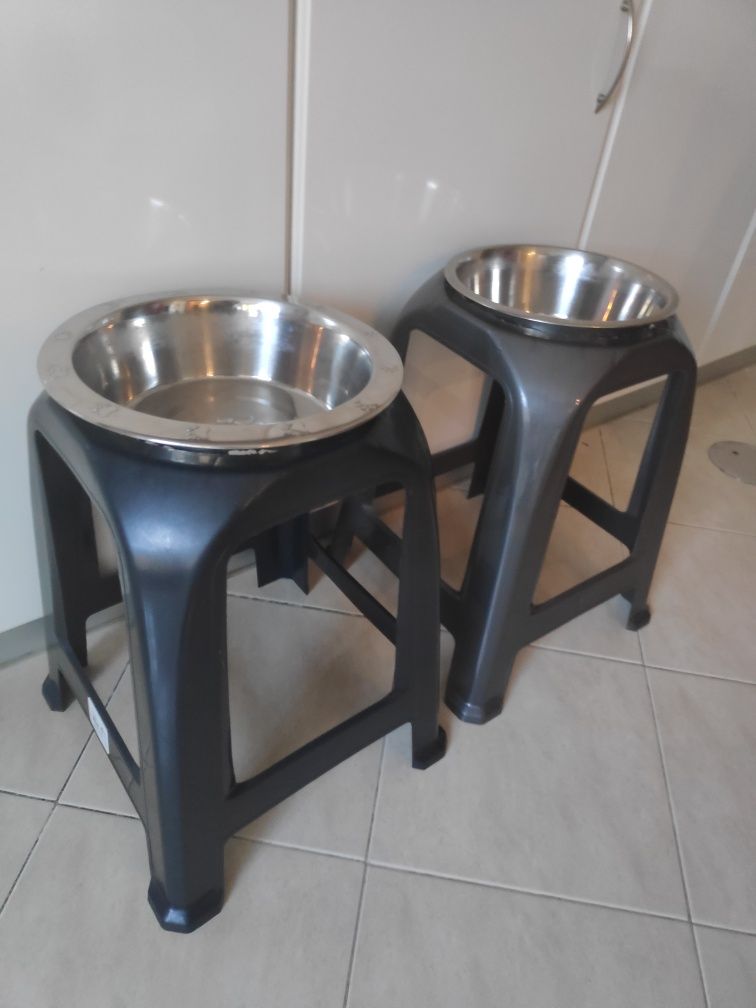 Pratos de inox para cão grande